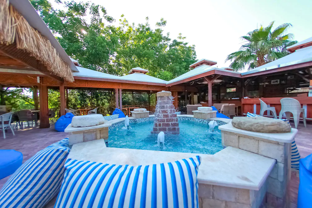 Azur Hotel