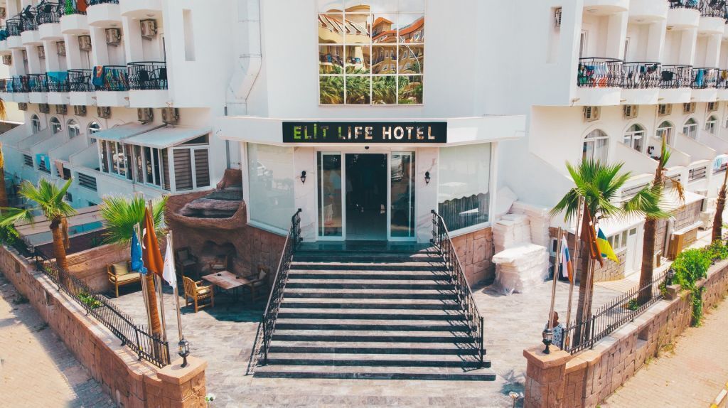 Beso Beach Hotel