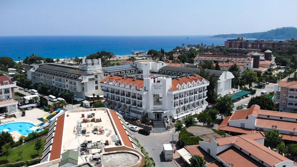 Beso Beach Hotel