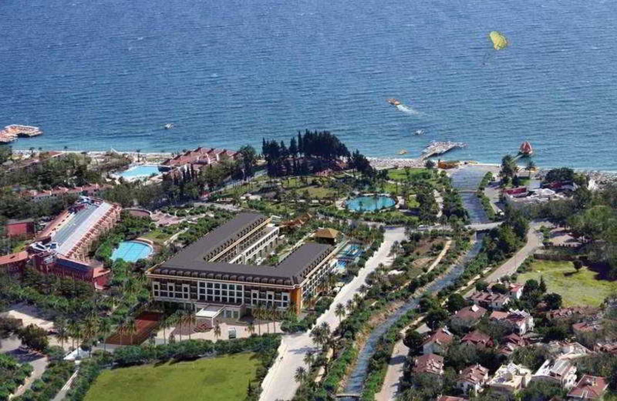 Crystal De Luxe Resort & Spa