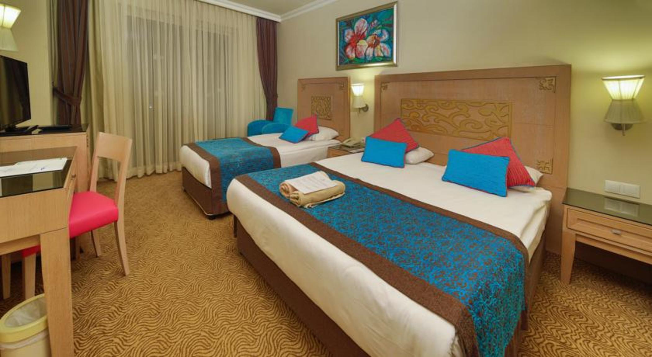 Crystal De Luxe Resort & Spa