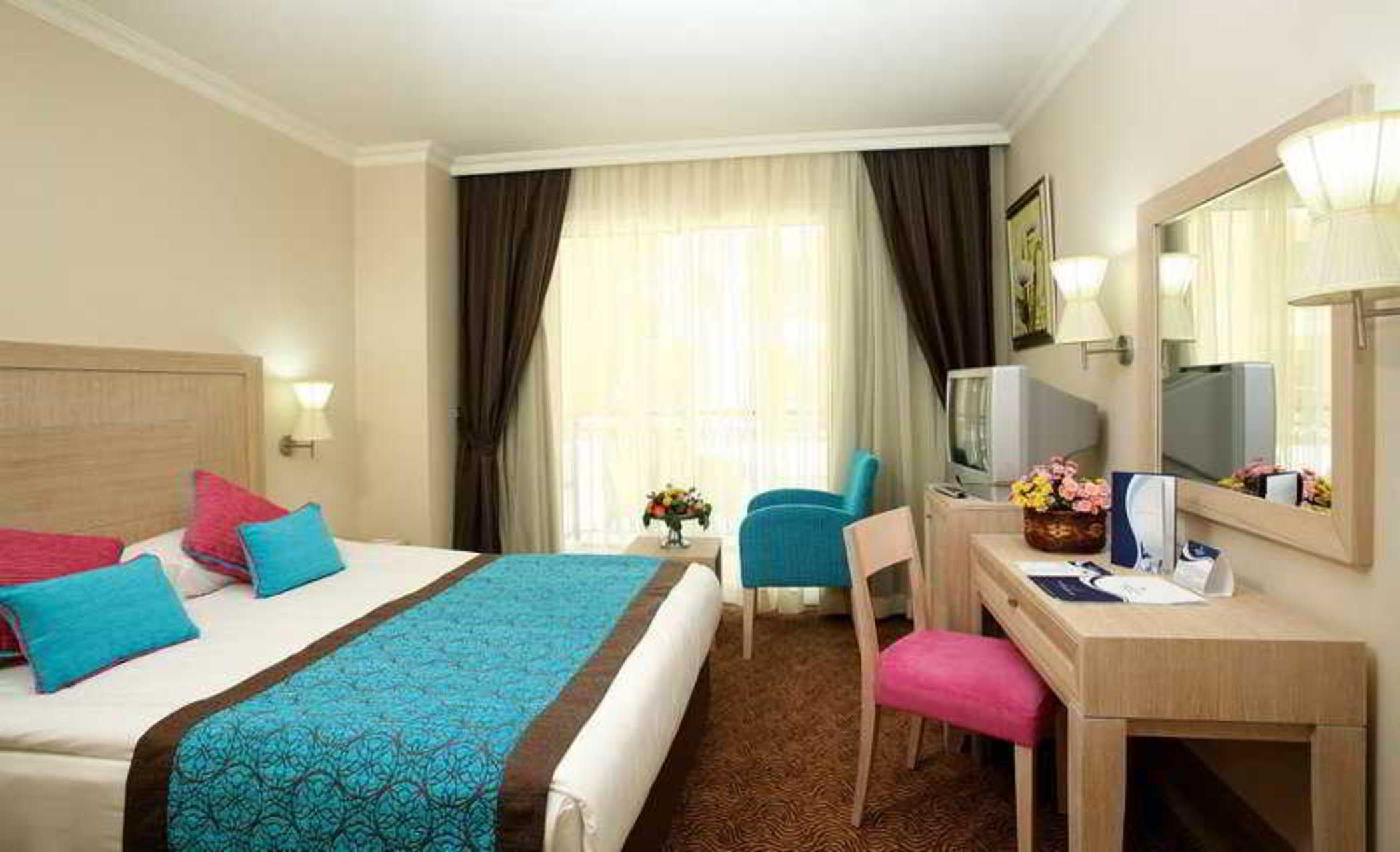 Crystal De Luxe Resort & Spa