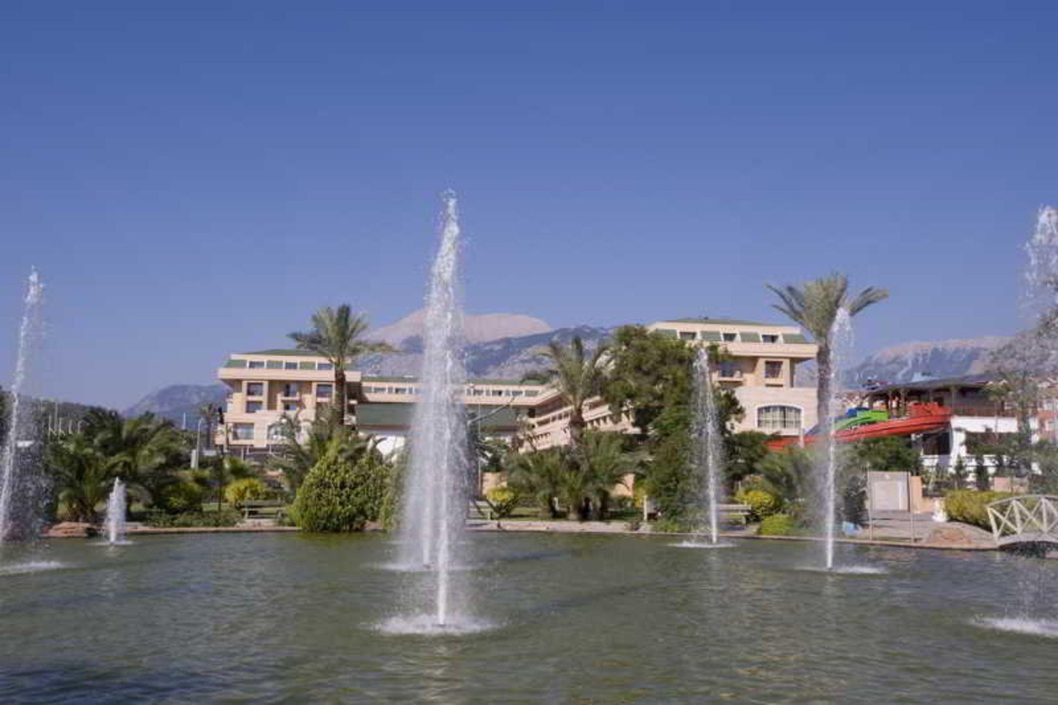 Crystal De Luxe Resort & Spa
