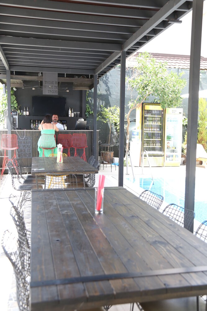 Derin Luxury Hotel