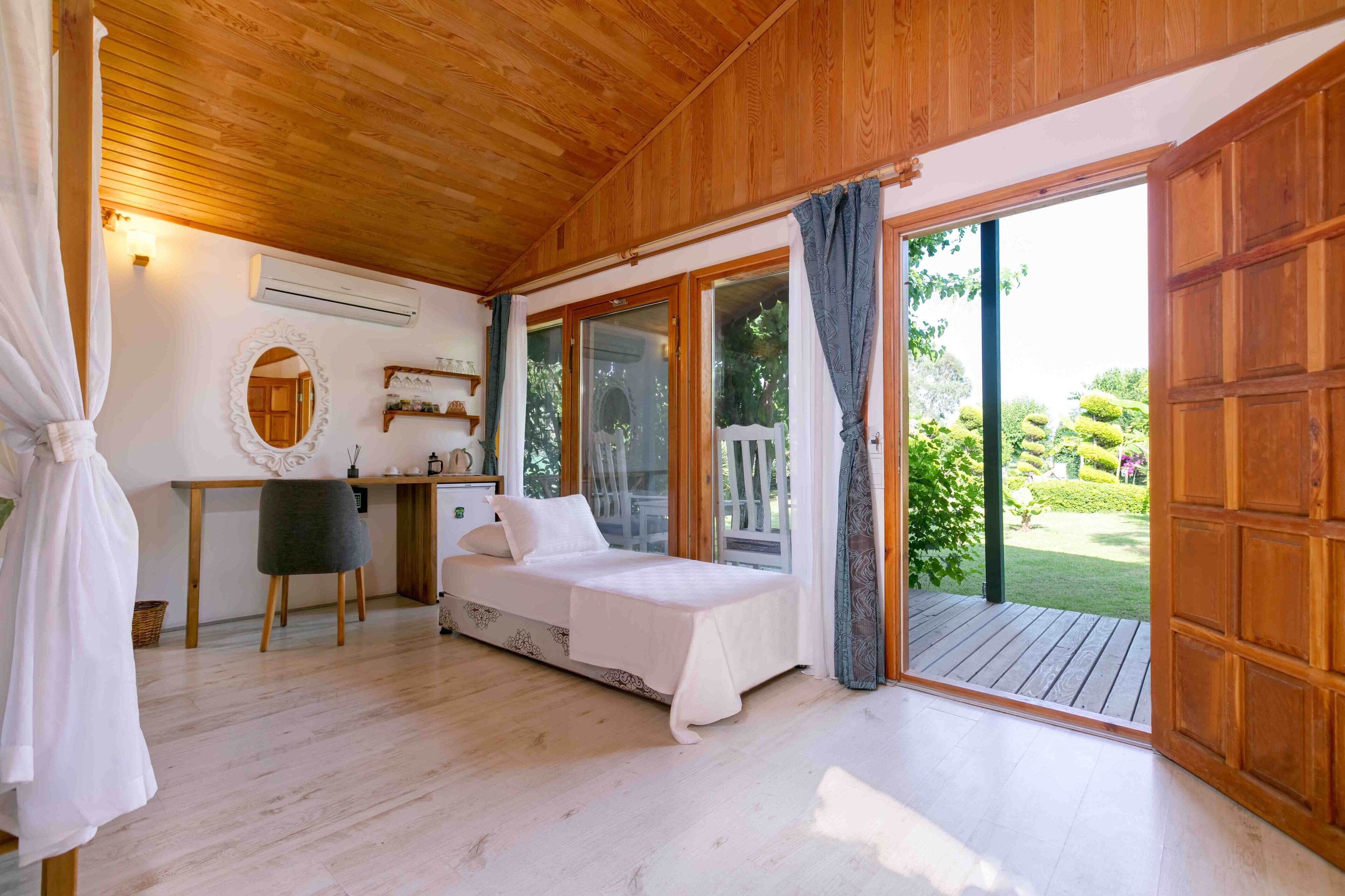 Etenna Beach Bungalows