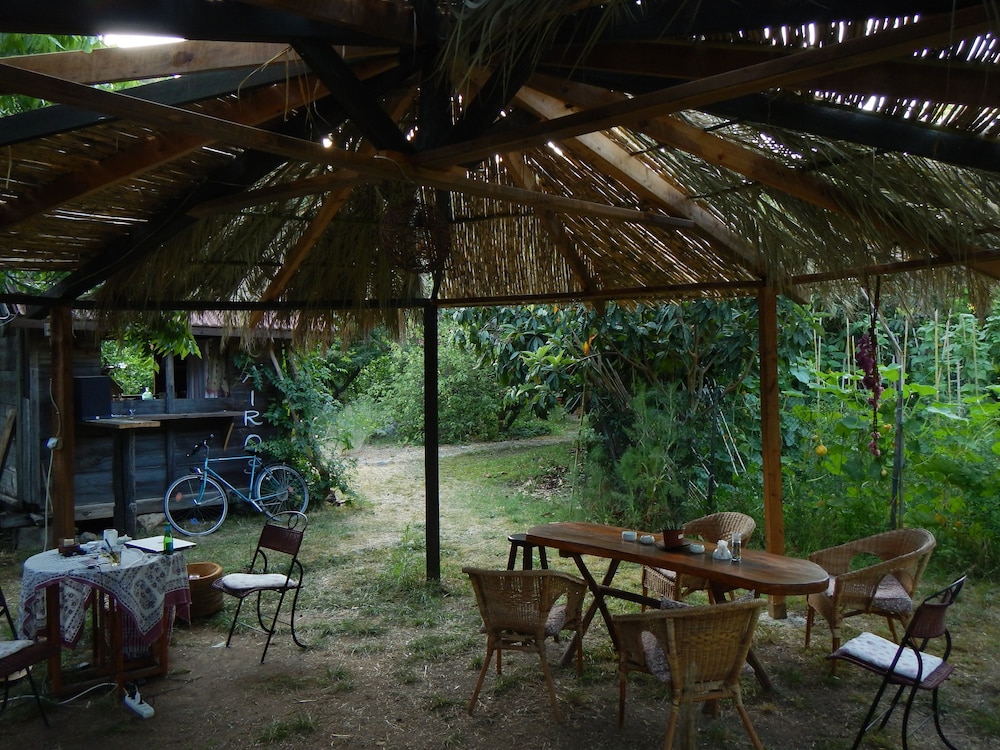Kairos Bungalows