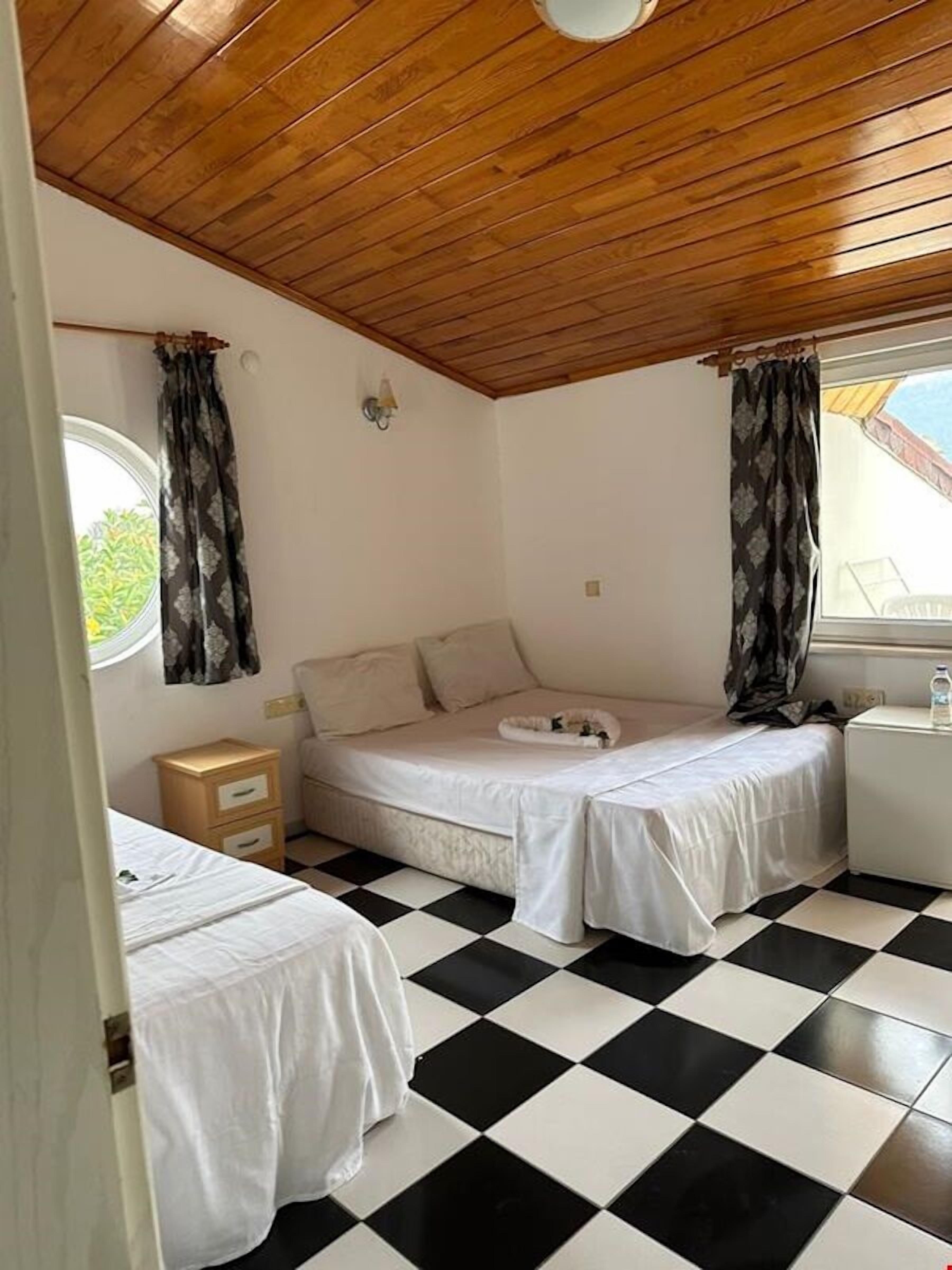 London House Hotel