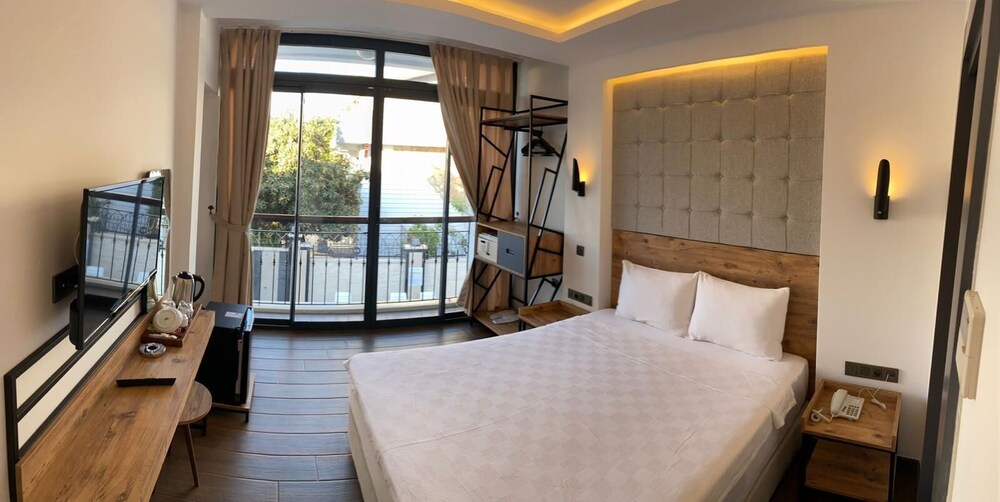 Miyas Luxury Hotel
