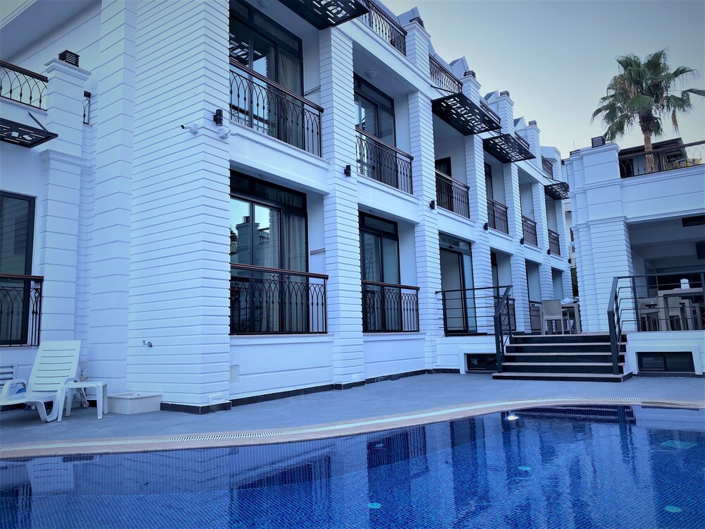 Miyas Luxury Hotel