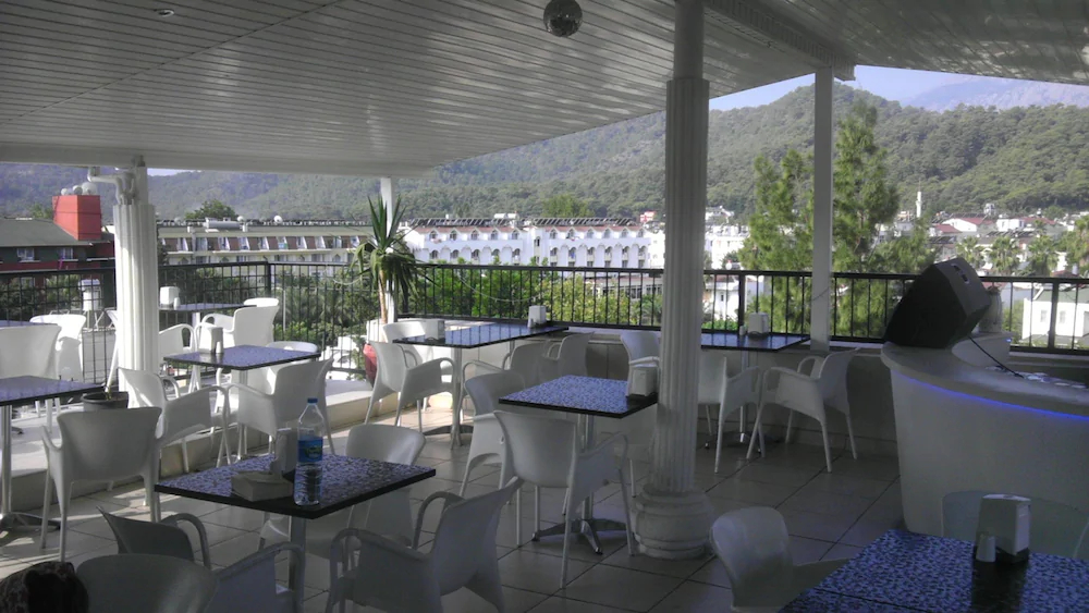 Romeo Beach Hotel