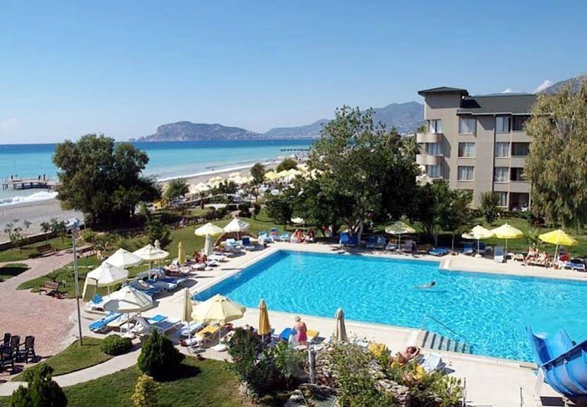 Senza Sunset Beach Hotel