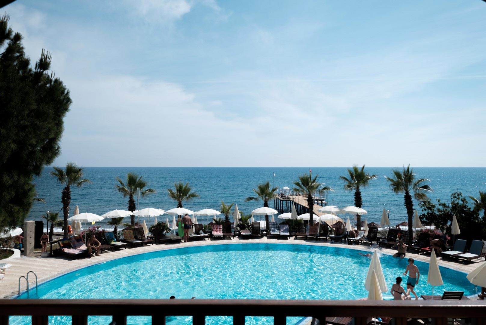 Anitas Beach Hotel