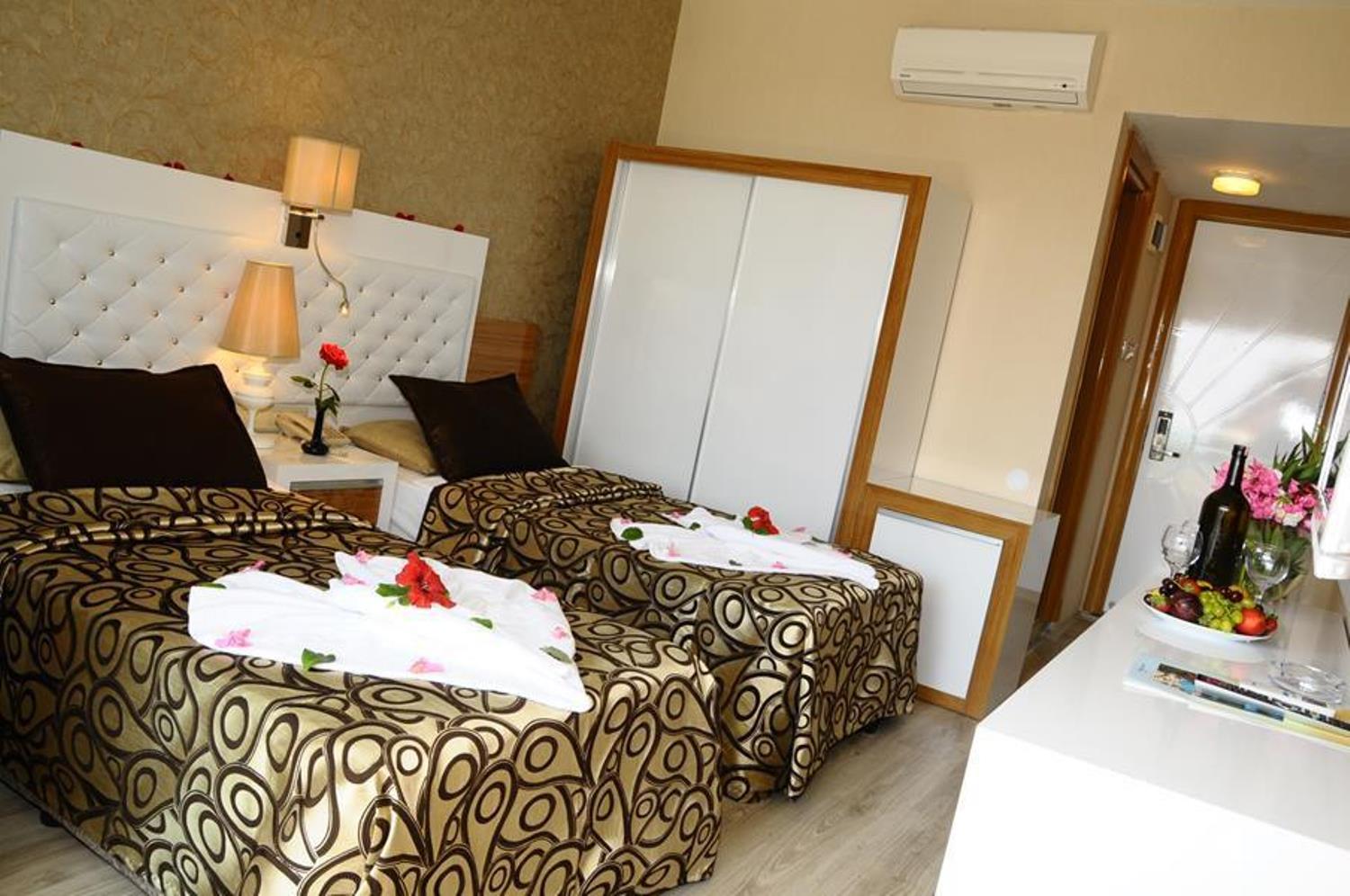 Club Tess Otel