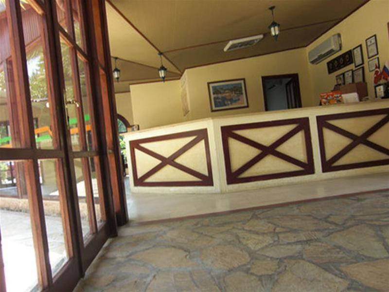 Club Tropical Beach Hotel