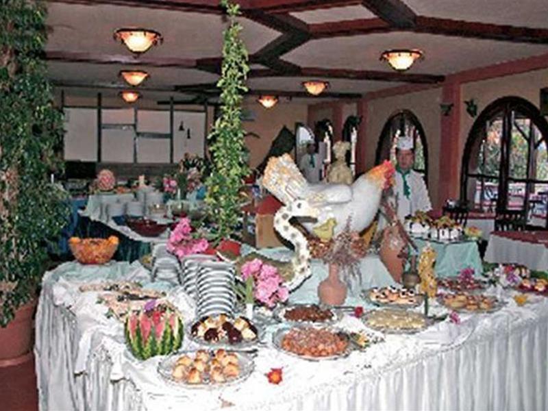 Club Tropical Beach Hotel