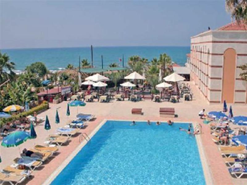 Club Tropical Beach Hotel