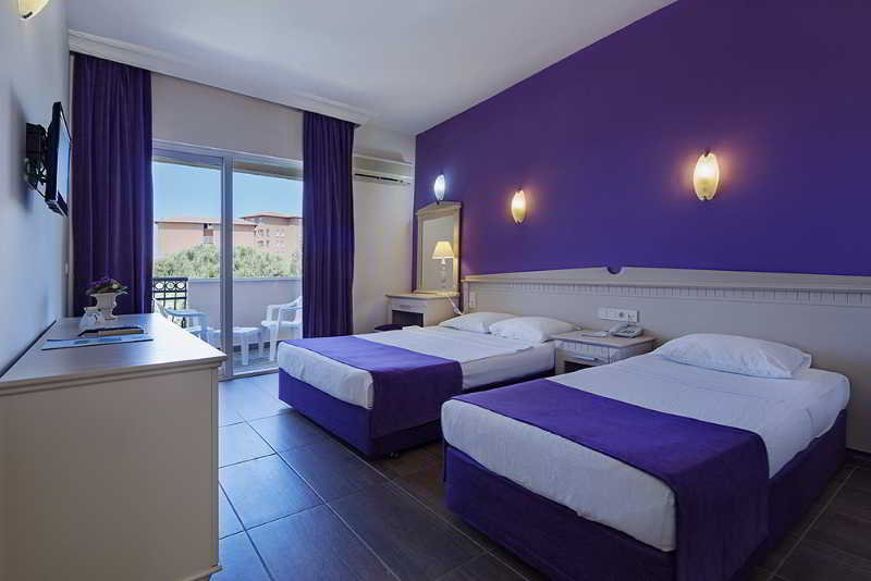 Club Turtas Beach Hotel