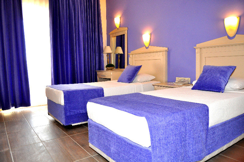 Club Turtas Beach Hotel