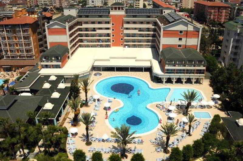 Insula Resort & Spa