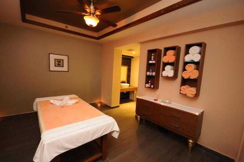 Insula Resort & Spa