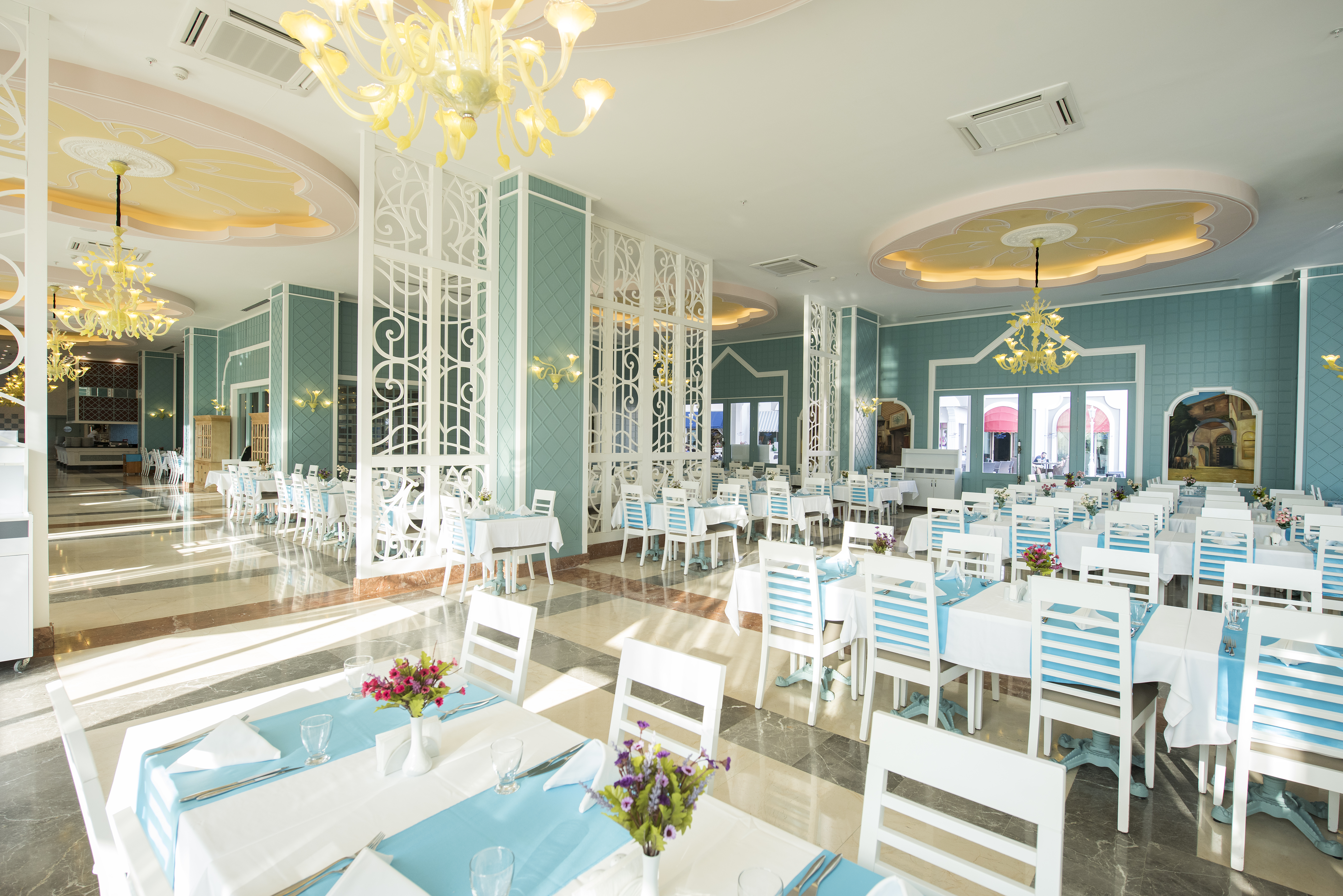 Quattro Beach Spa & Resort Hotel
