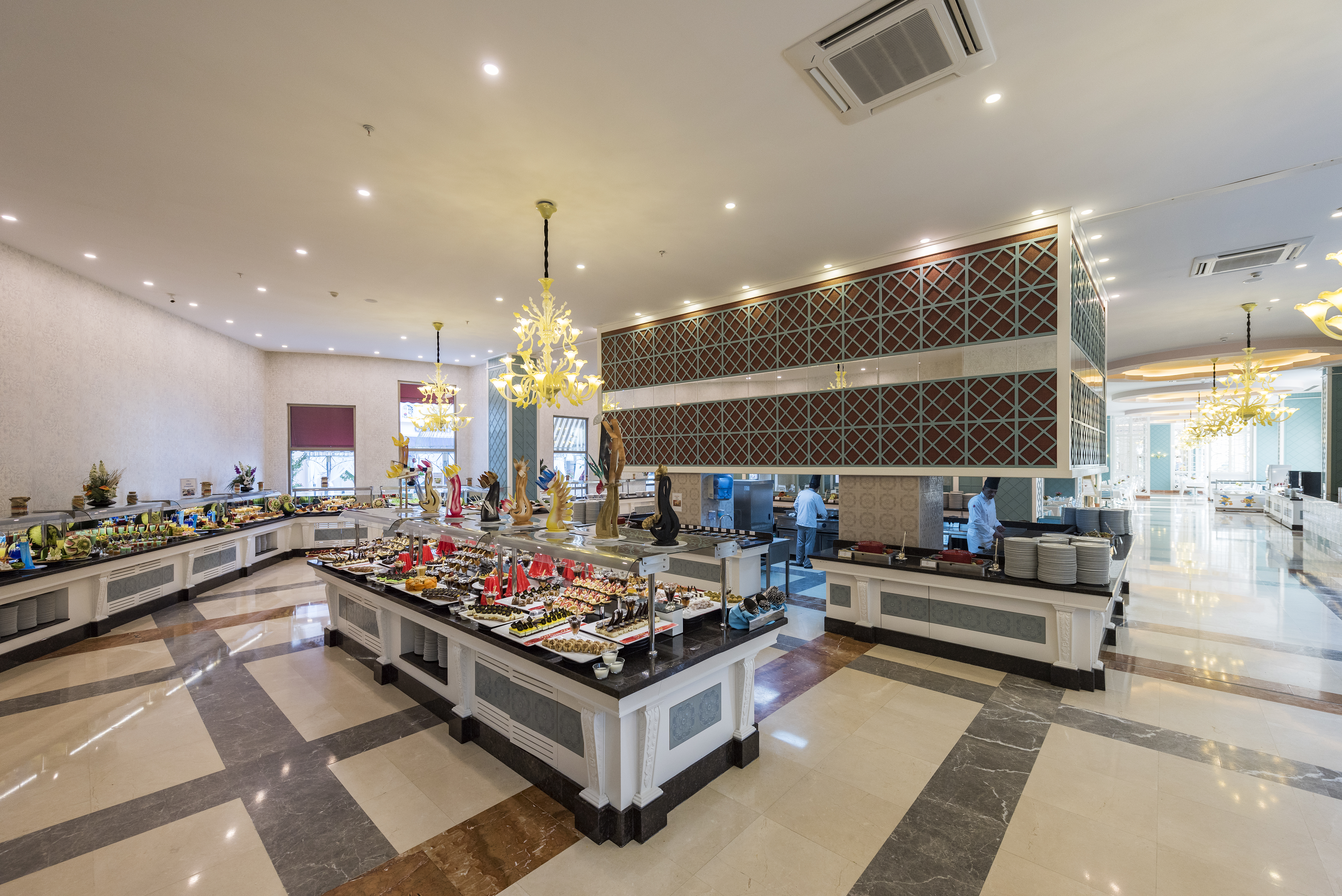 Quattro Beach Spa & Resort Hotel