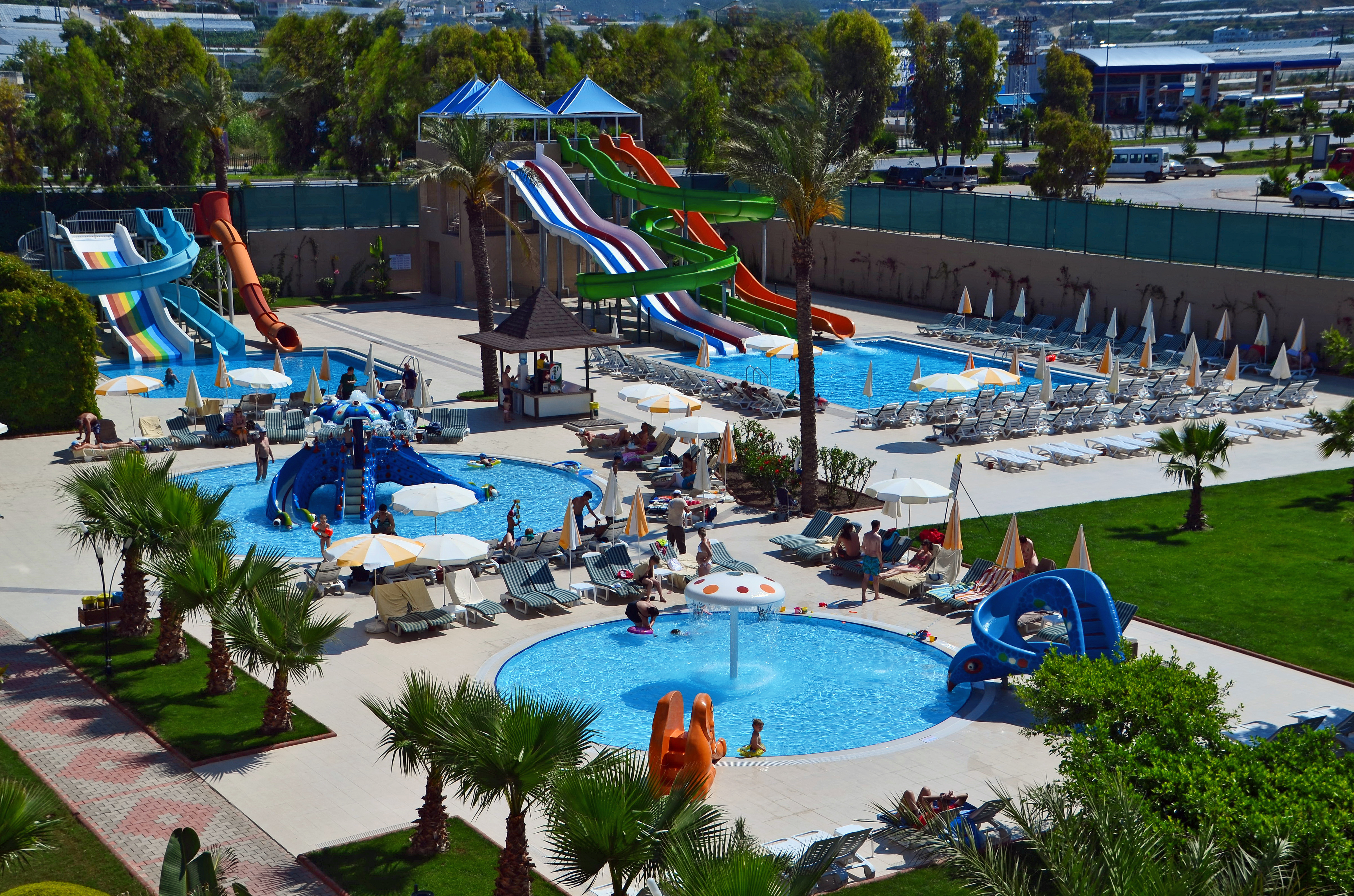 Royal Garden Suit Hotel