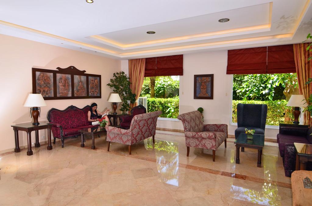 Royal Garden Suit Hotel