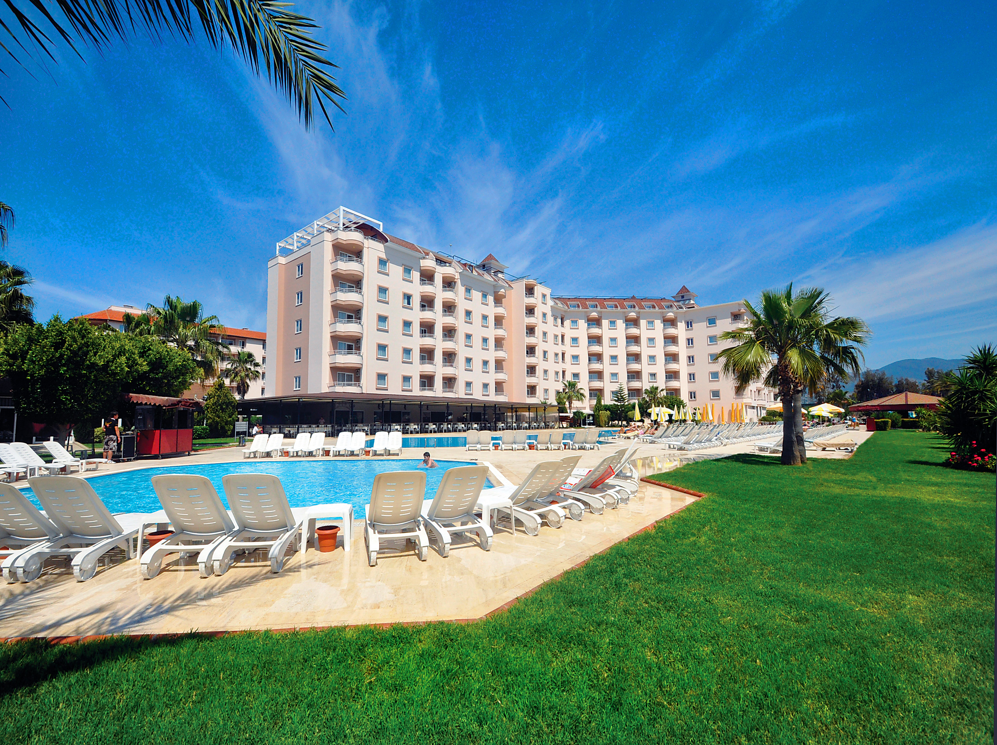 Royal Garden Suit Hotel