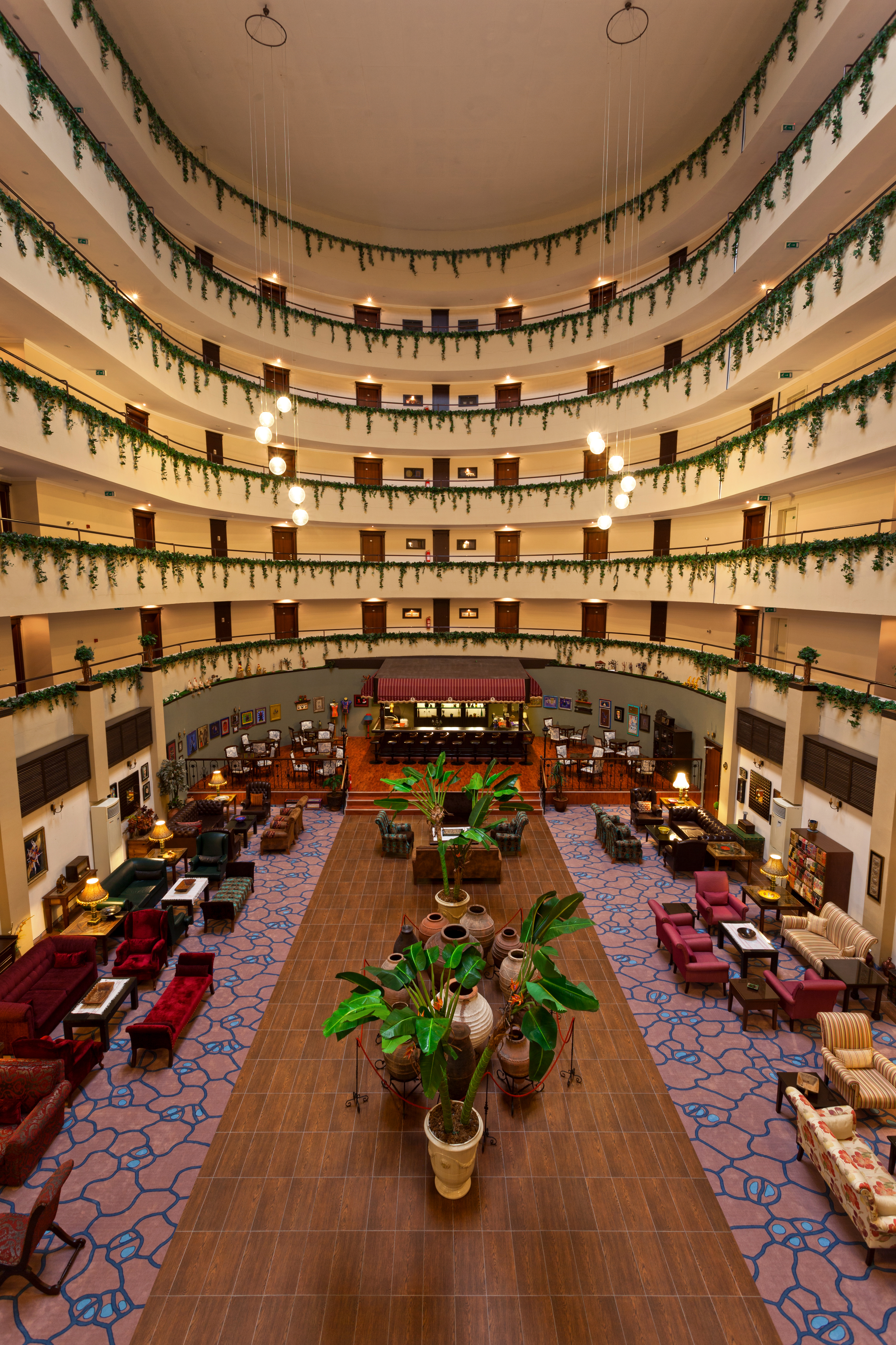 Royal Garden Suit Hotel
