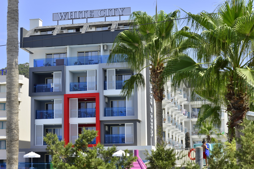 White City Beach Hotel