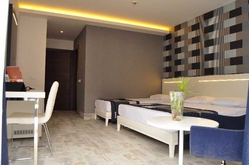 White City Beach Hotel