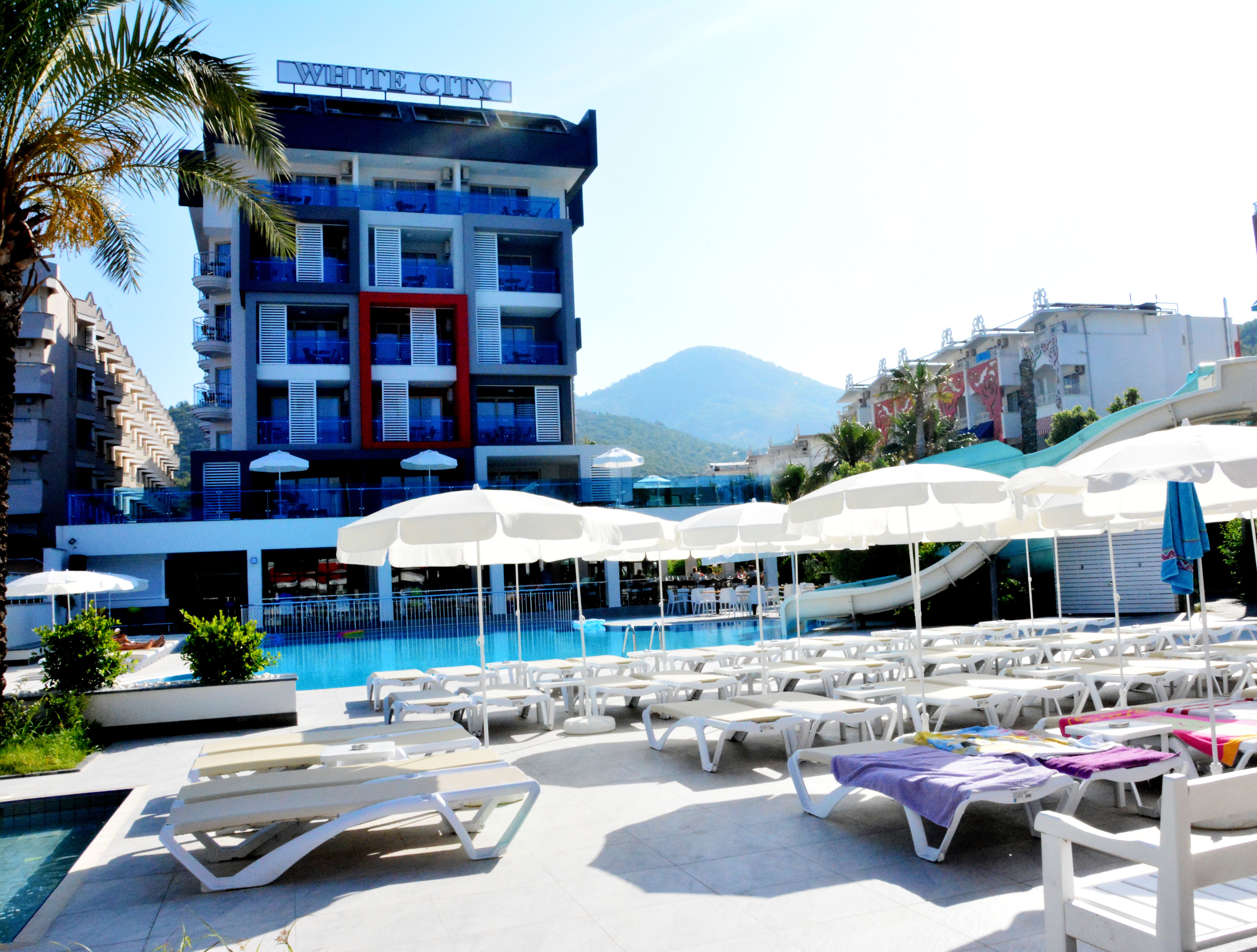 White City Beach Hotel