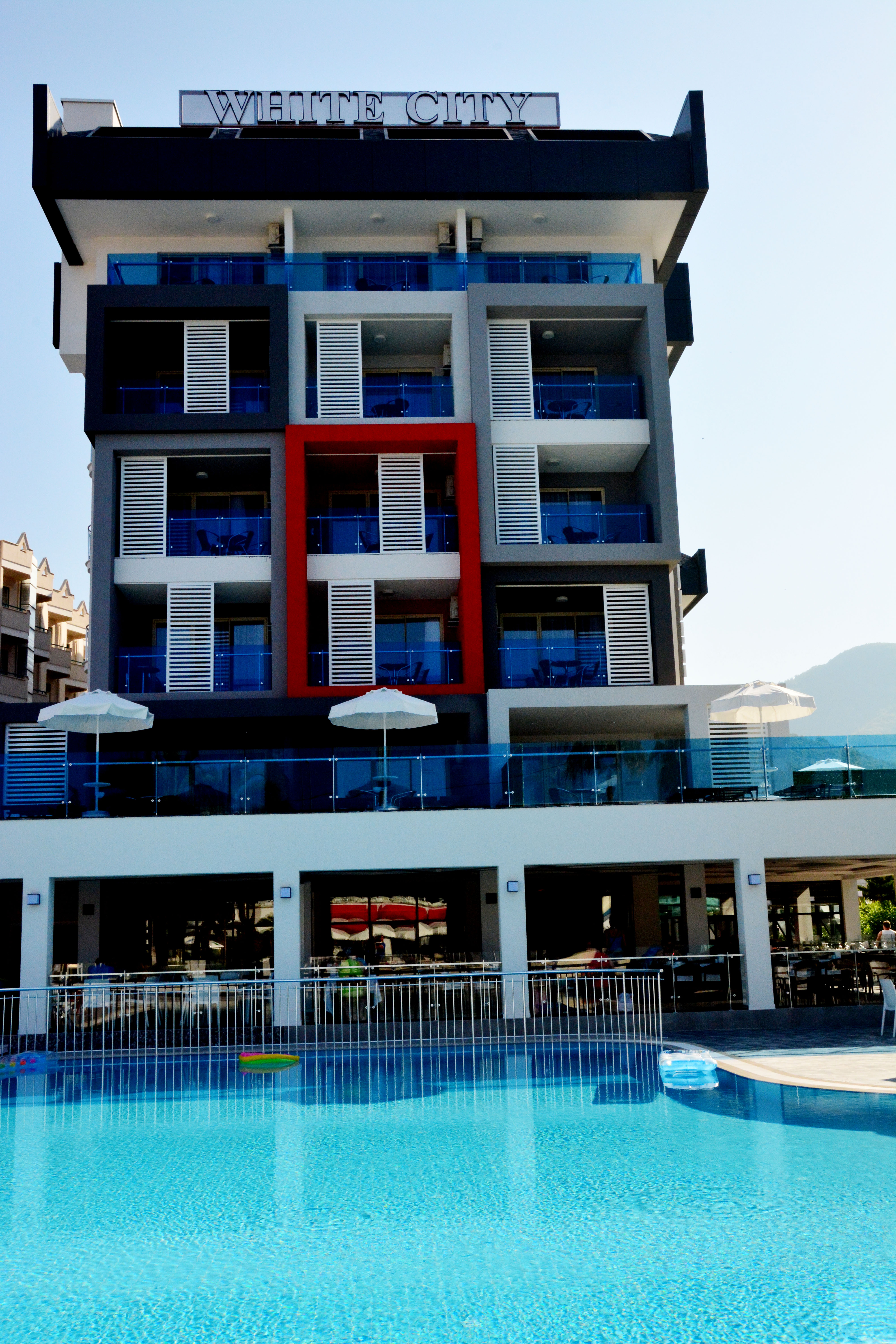 White City Beach Hotel