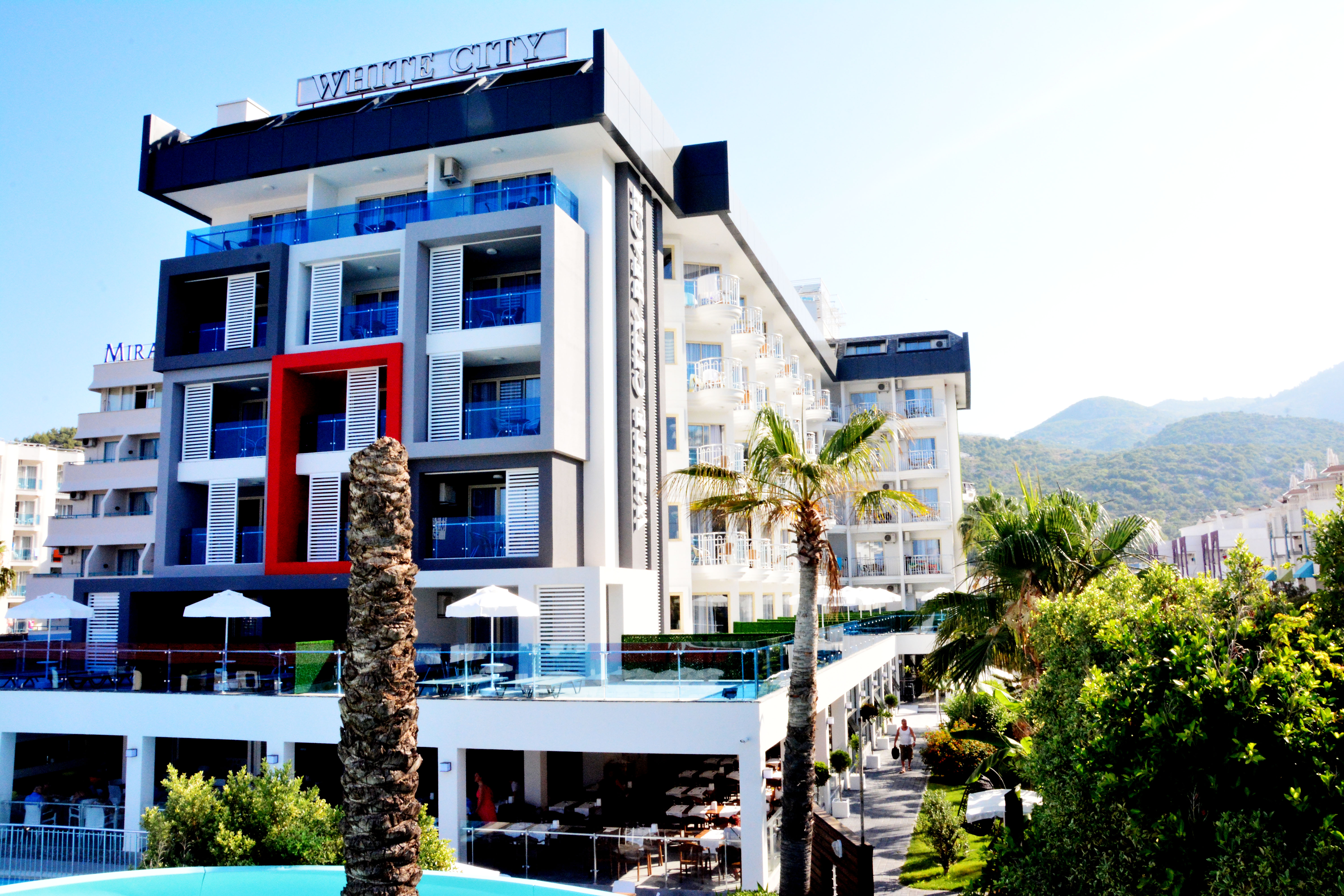 White City Beach Hotel