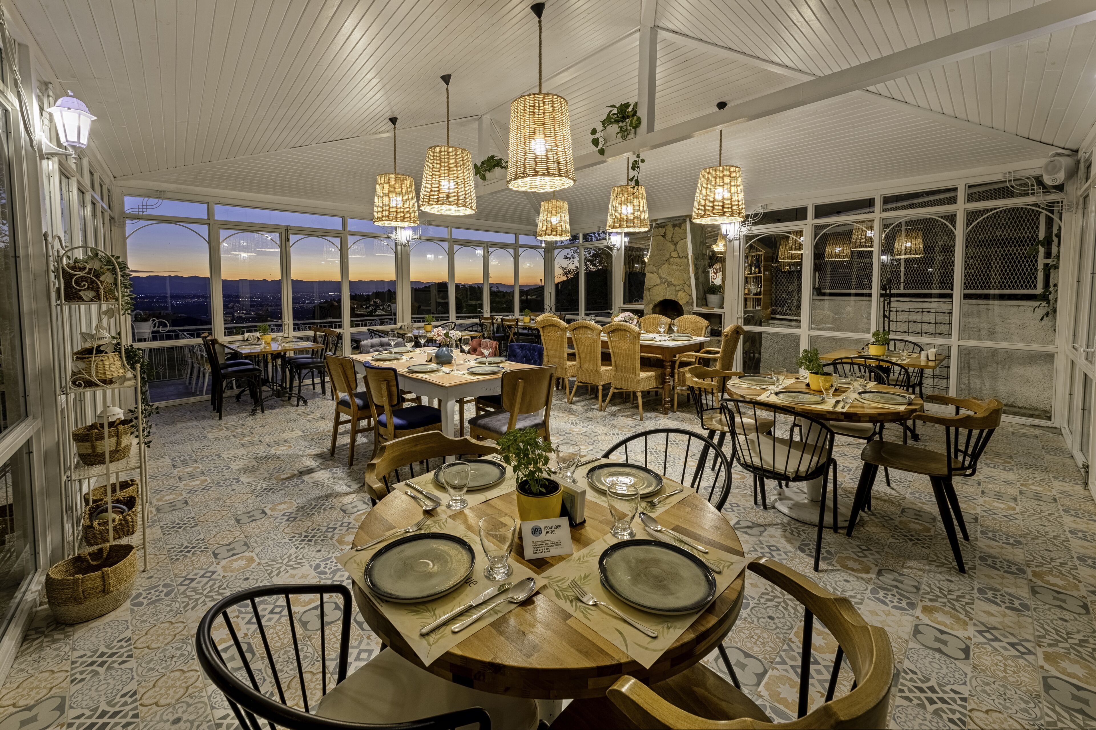 Apa Mountain Lodge