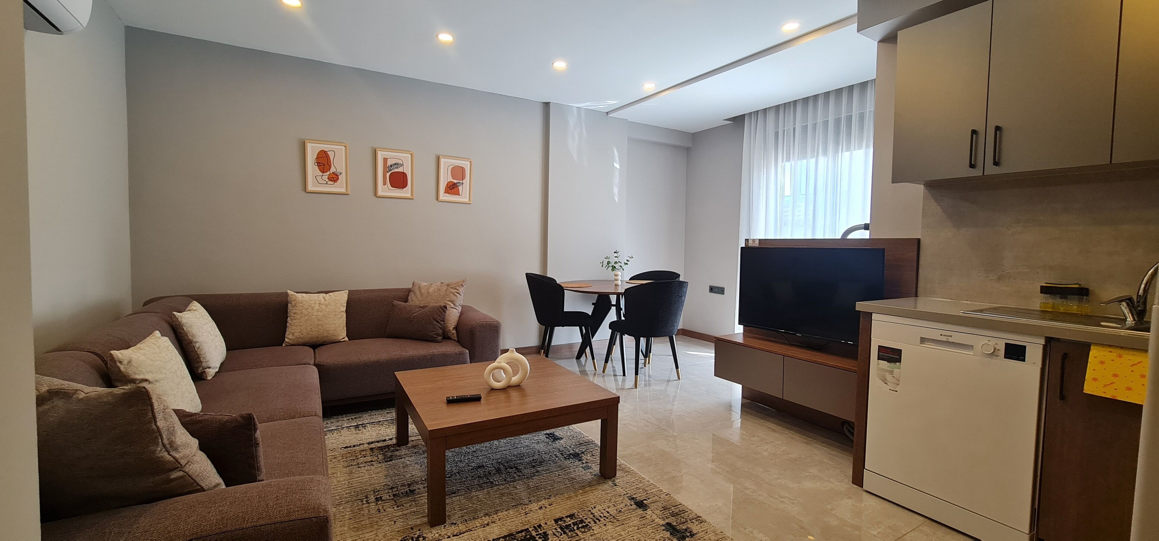 Bi Suites