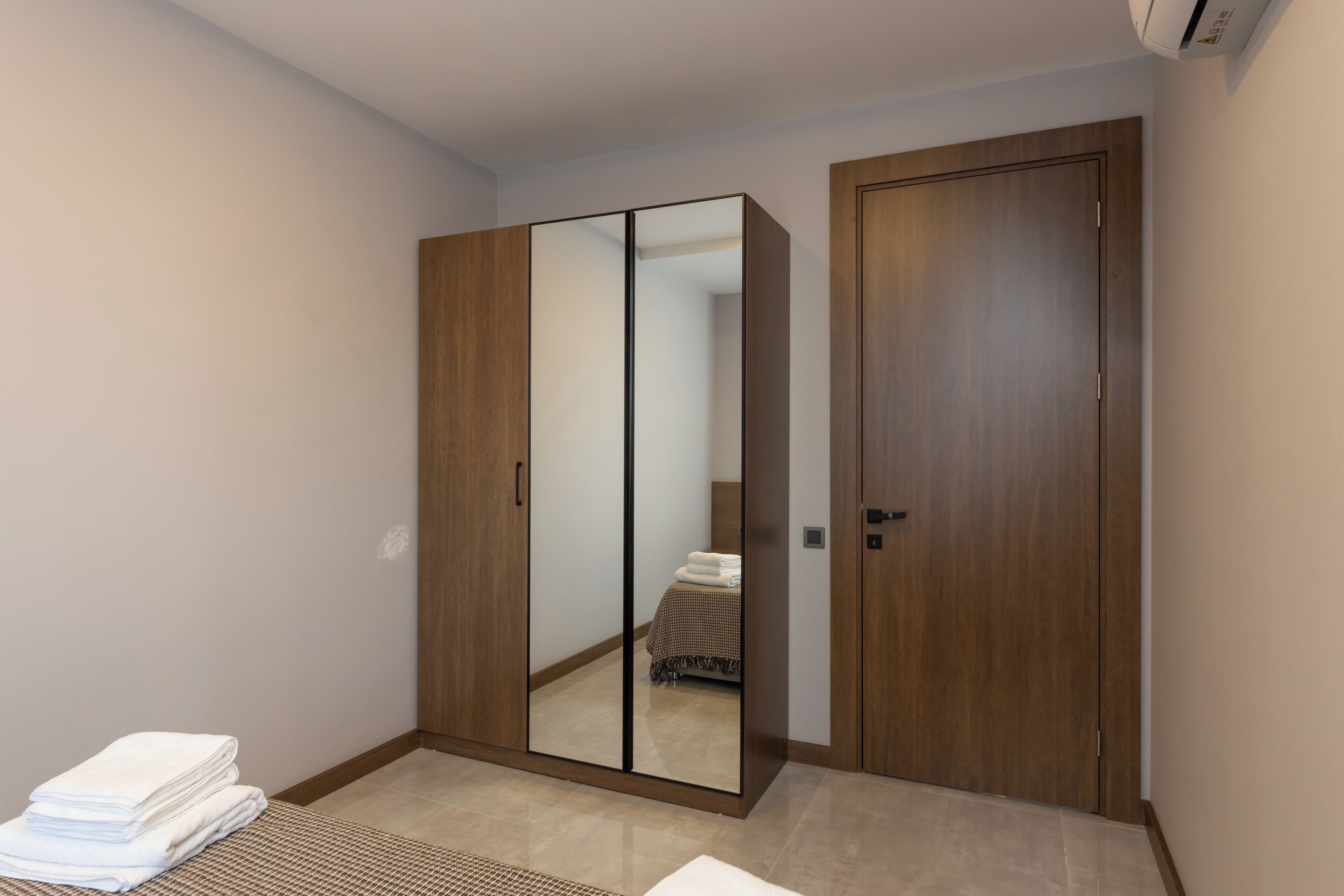 Bi Suites