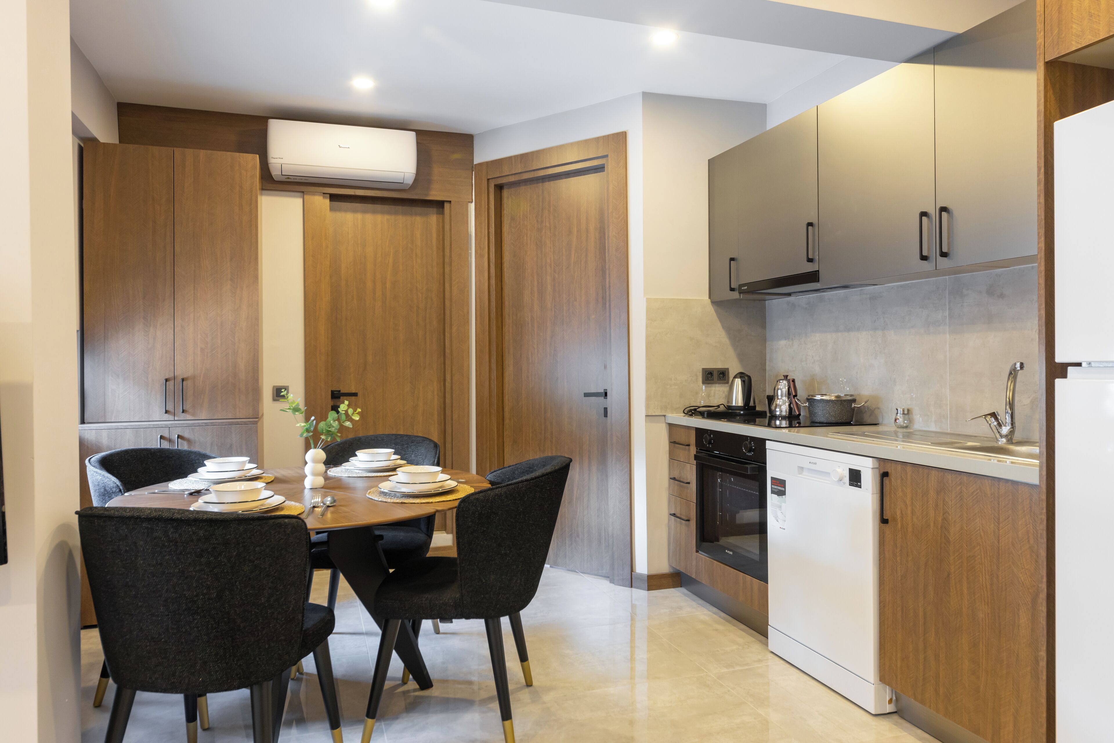 Bi Suites