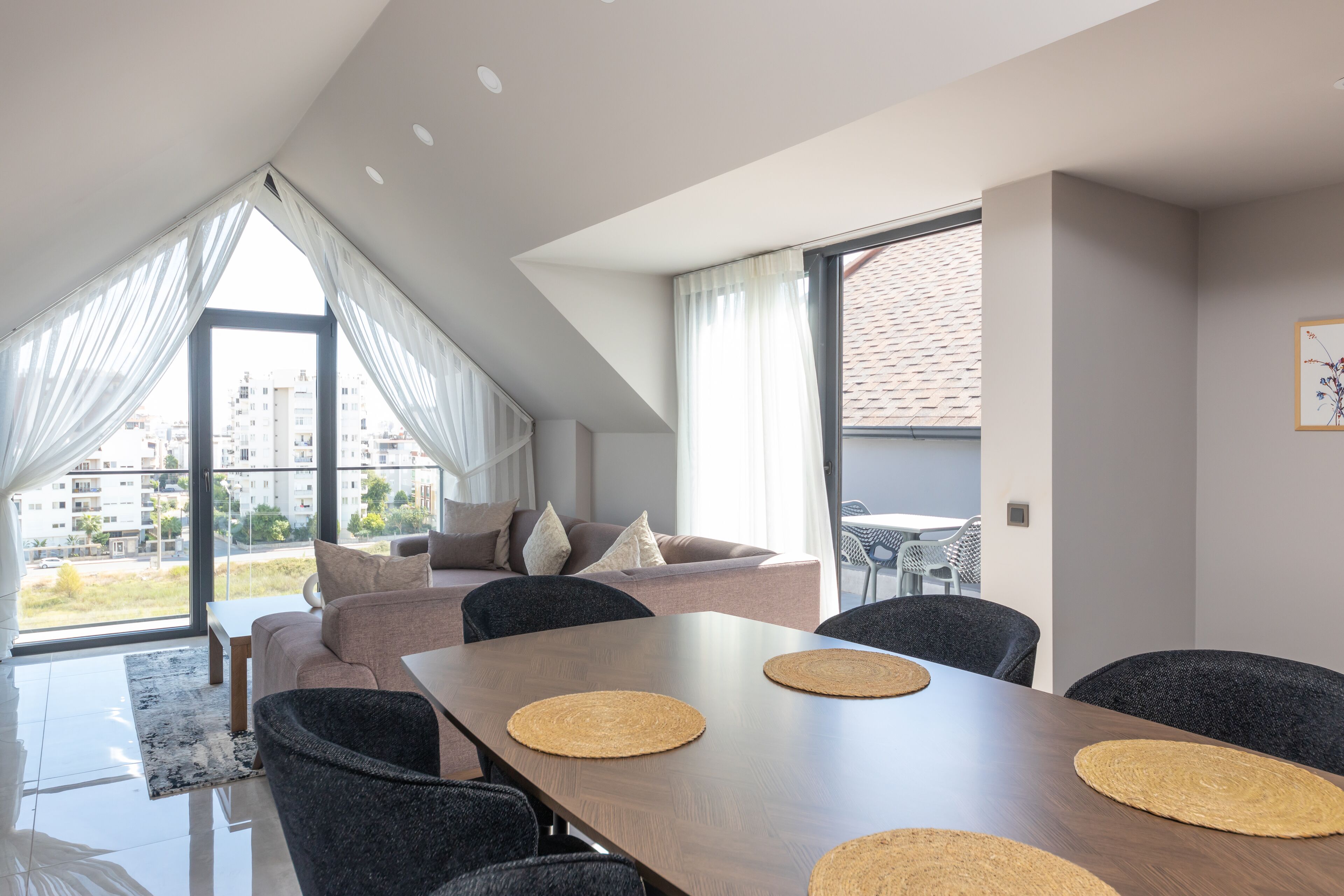 Bi Suites