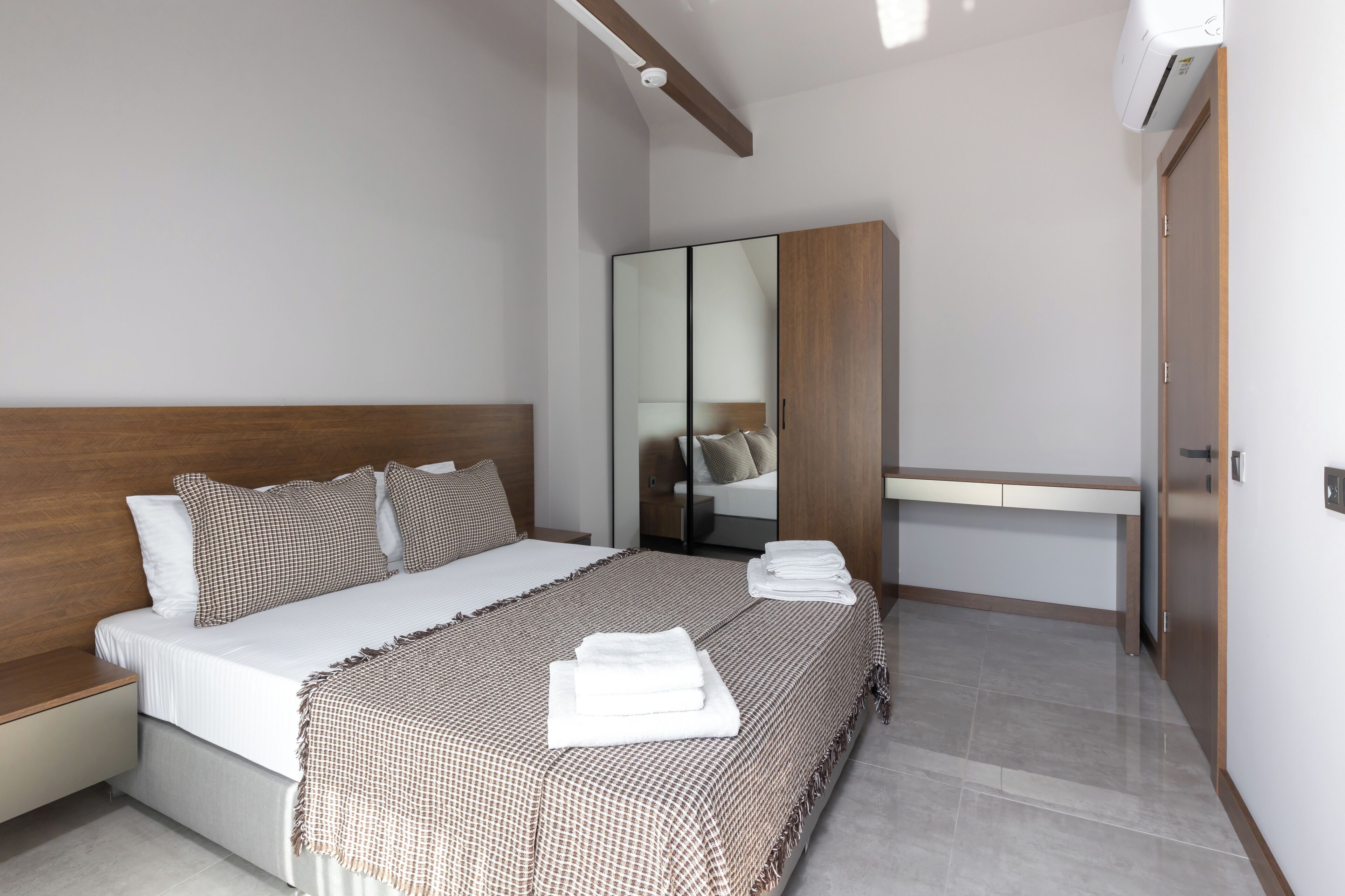 Bi Suites
