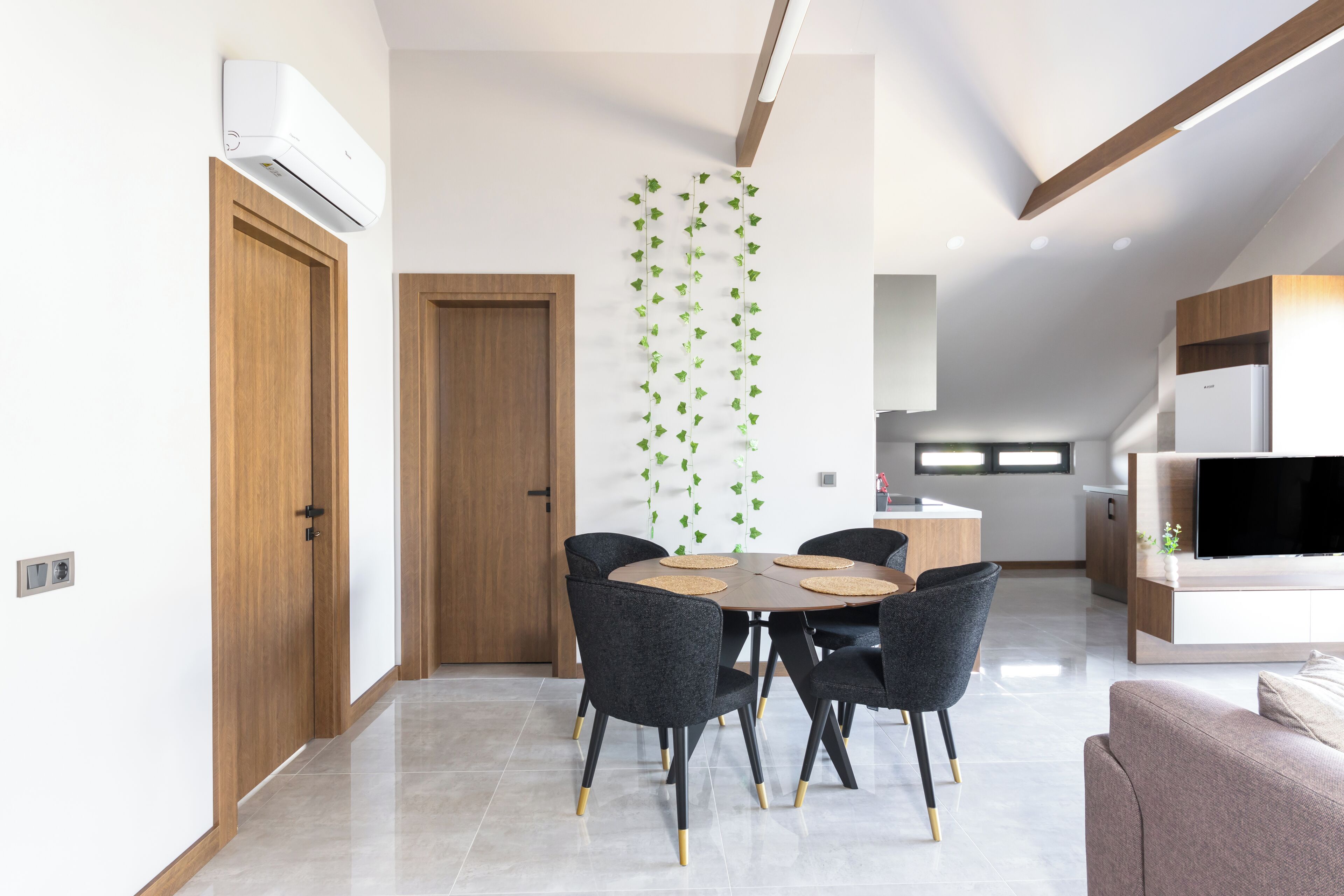 Bi Suites