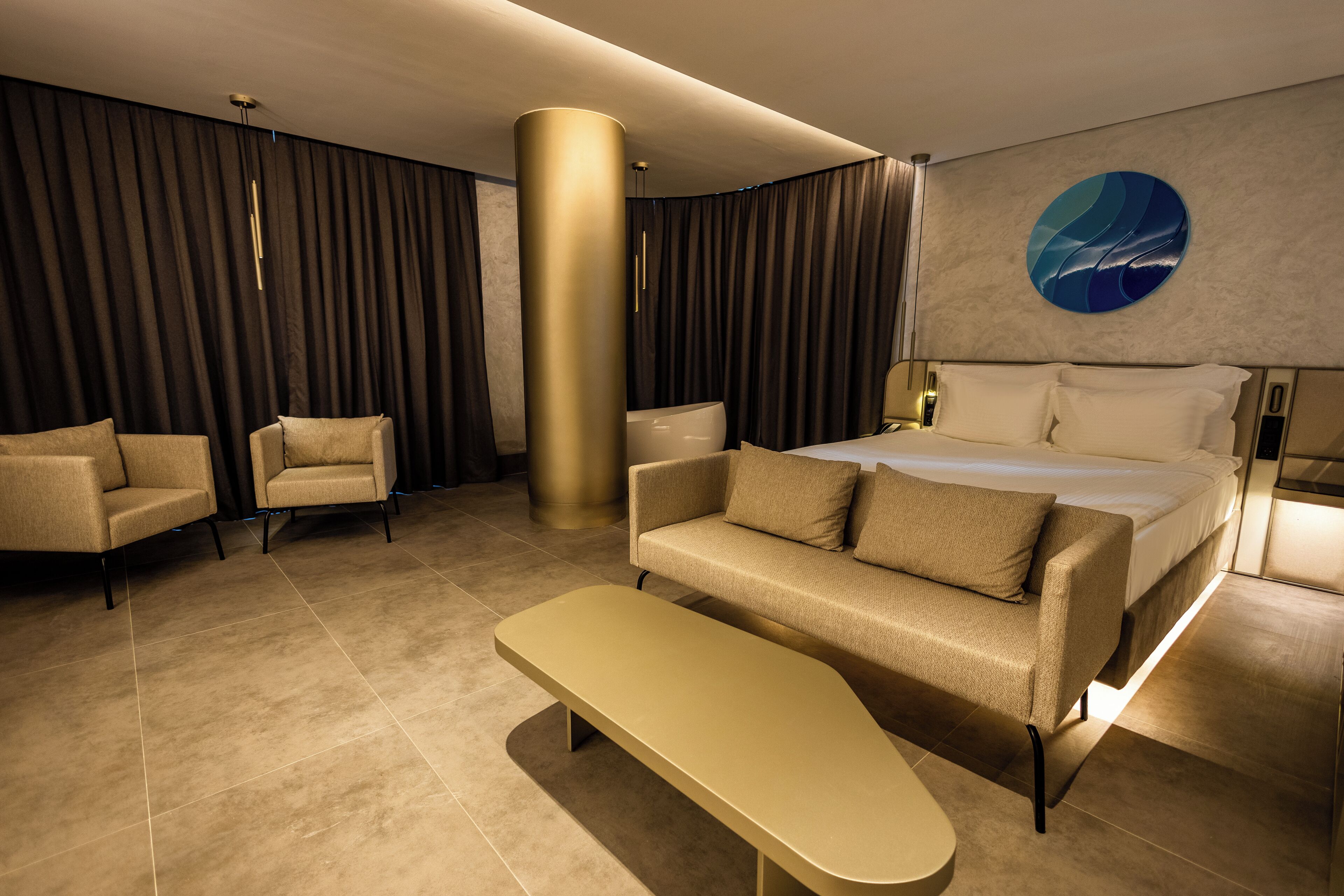 Four Hills Hotel