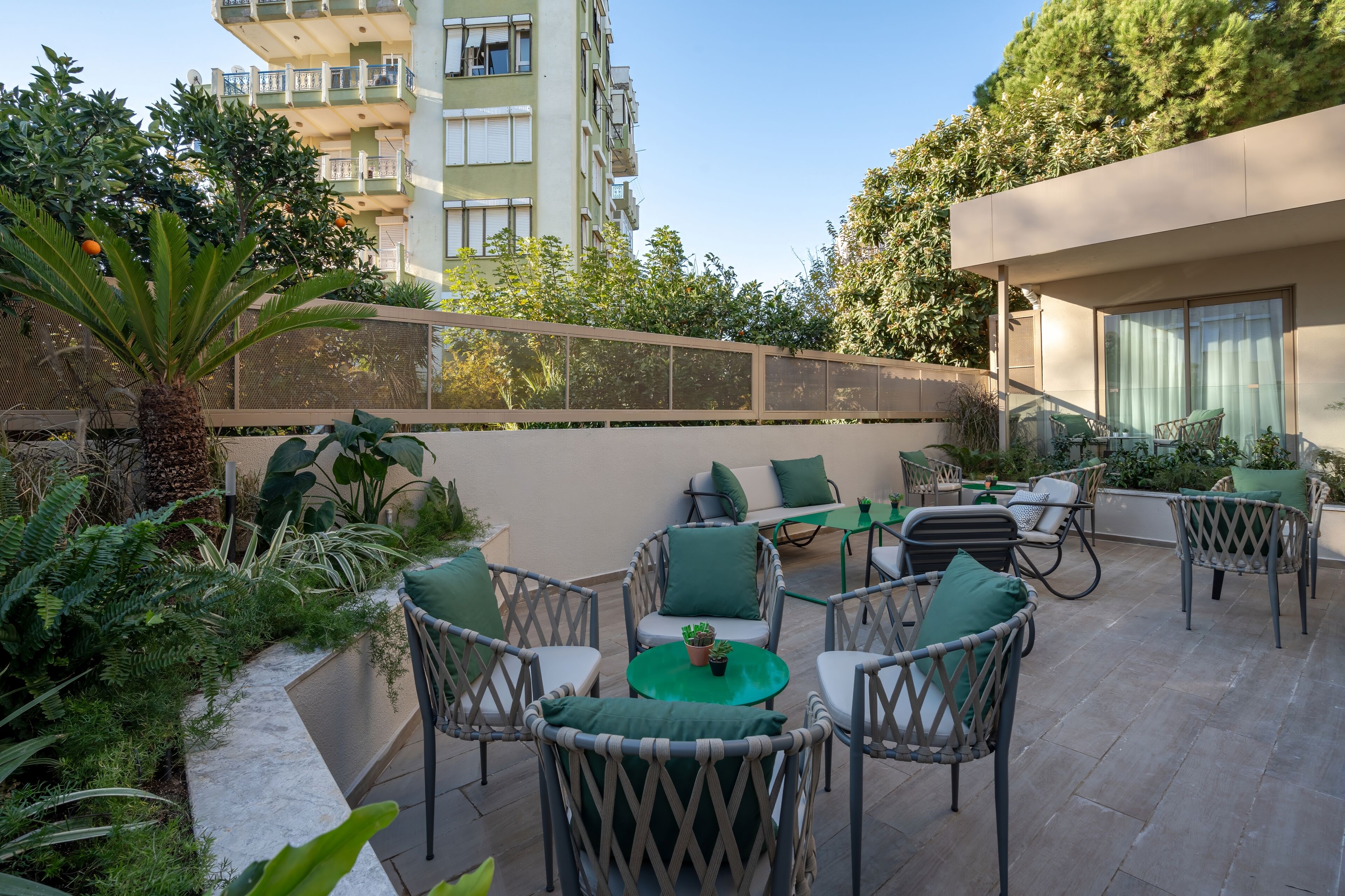 Oli Hotel And Suites