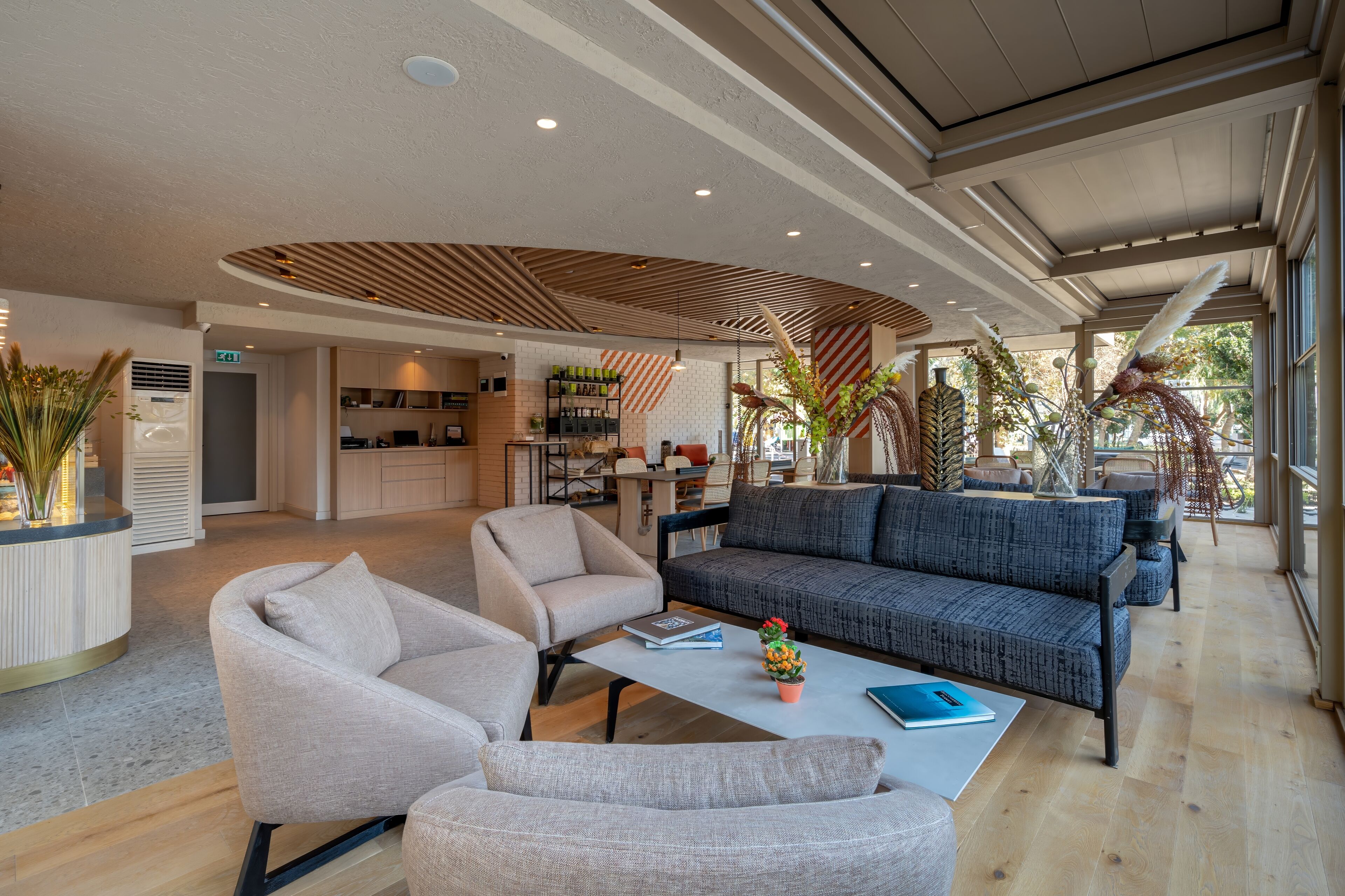 Oli Hotel And Suites