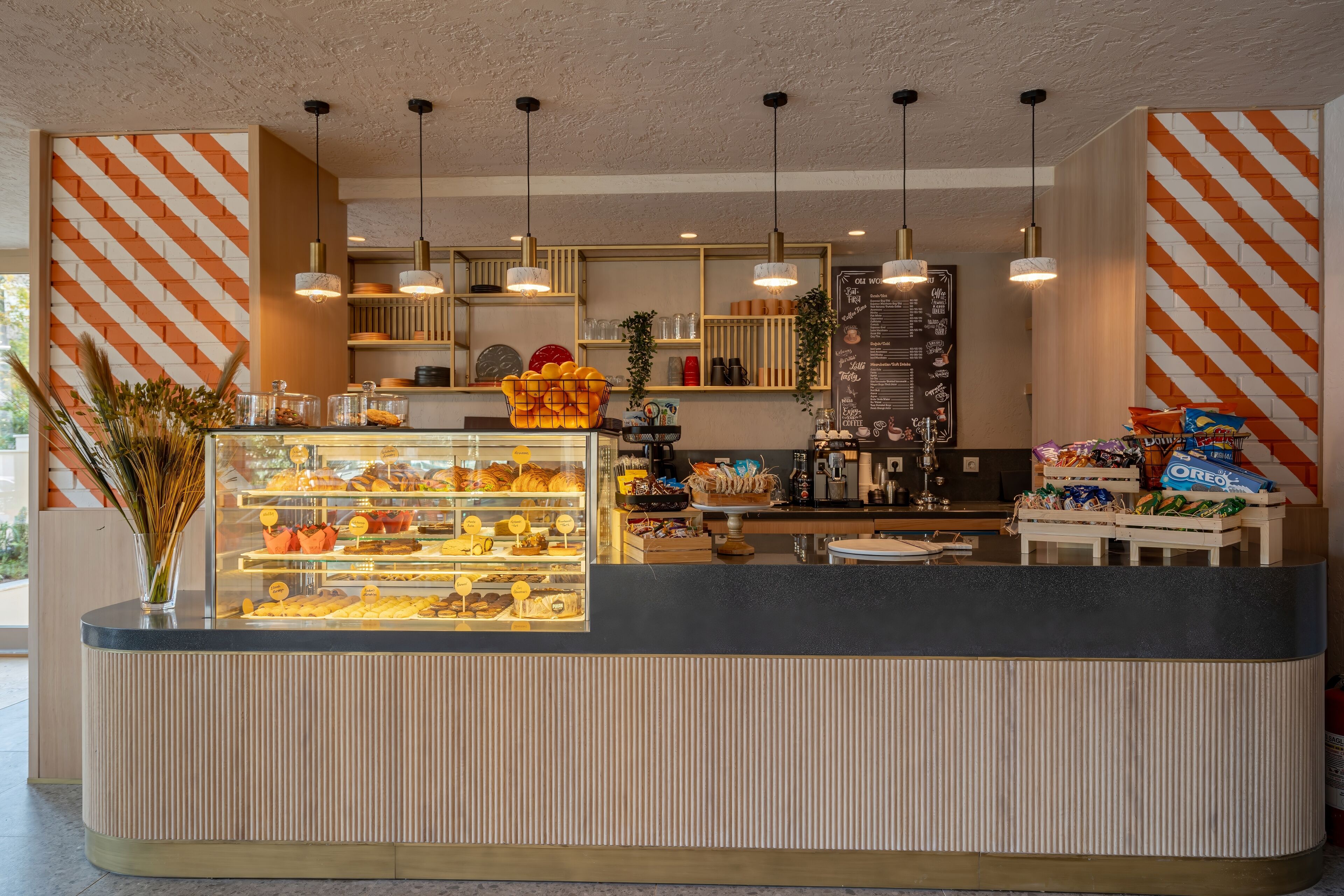 Oli Hotel And Suites