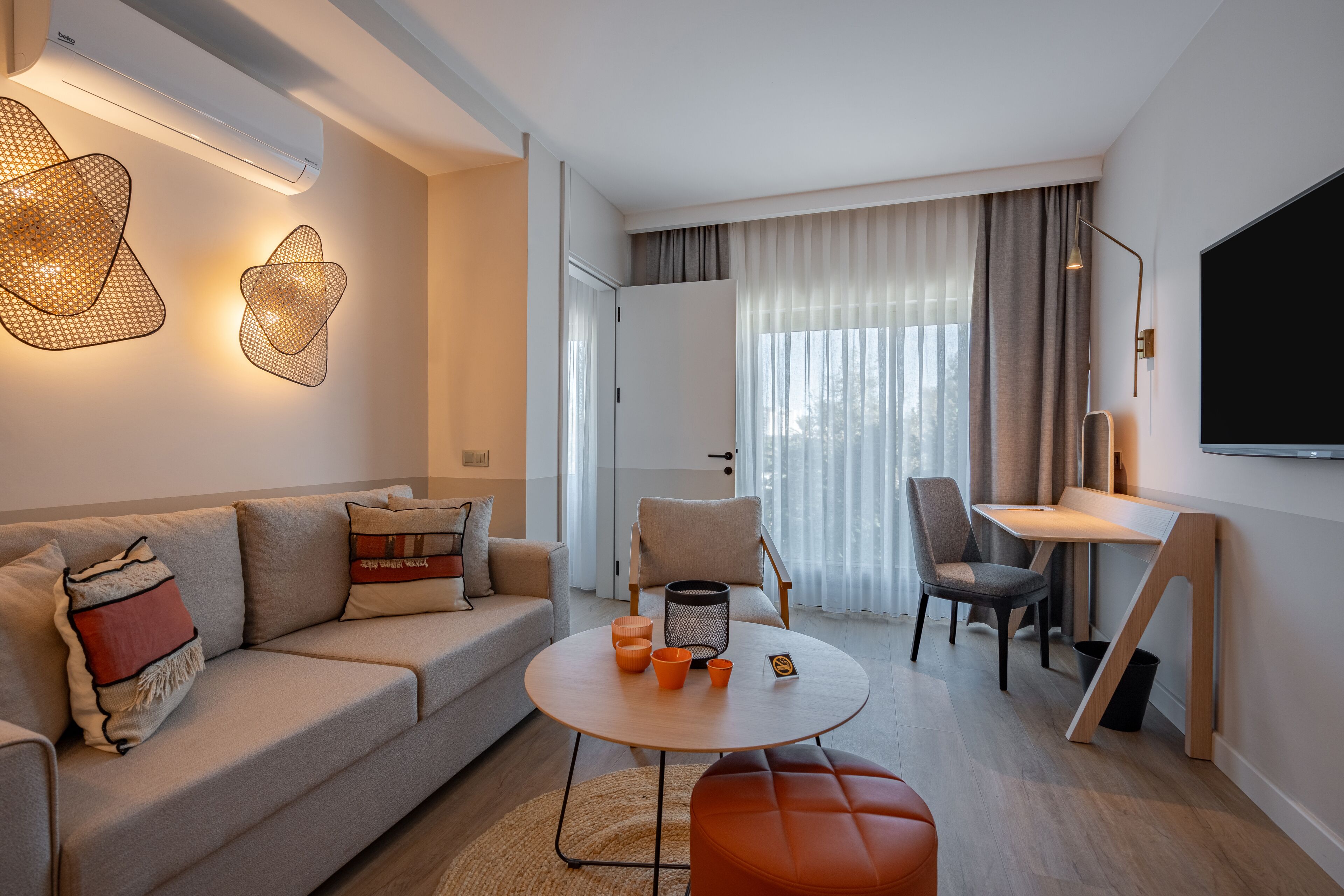 Oli Hotel And Suites