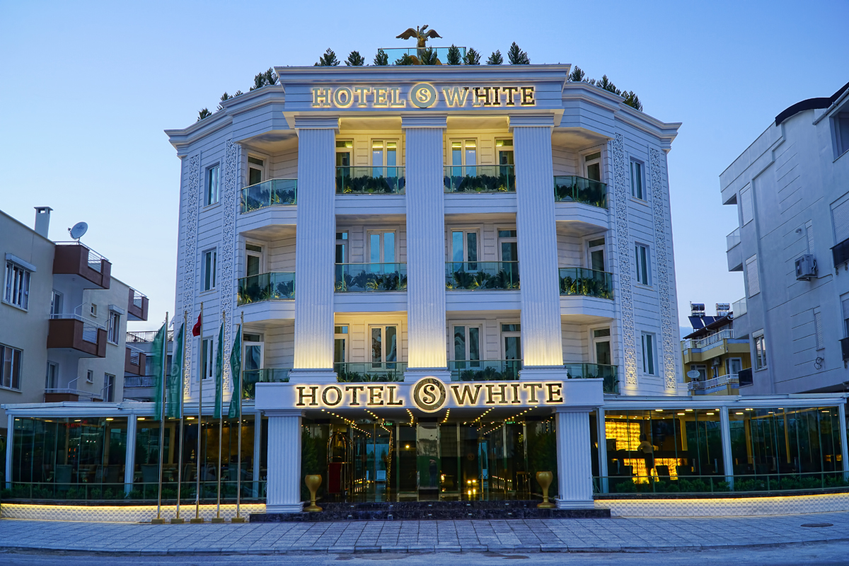 S White Hotel