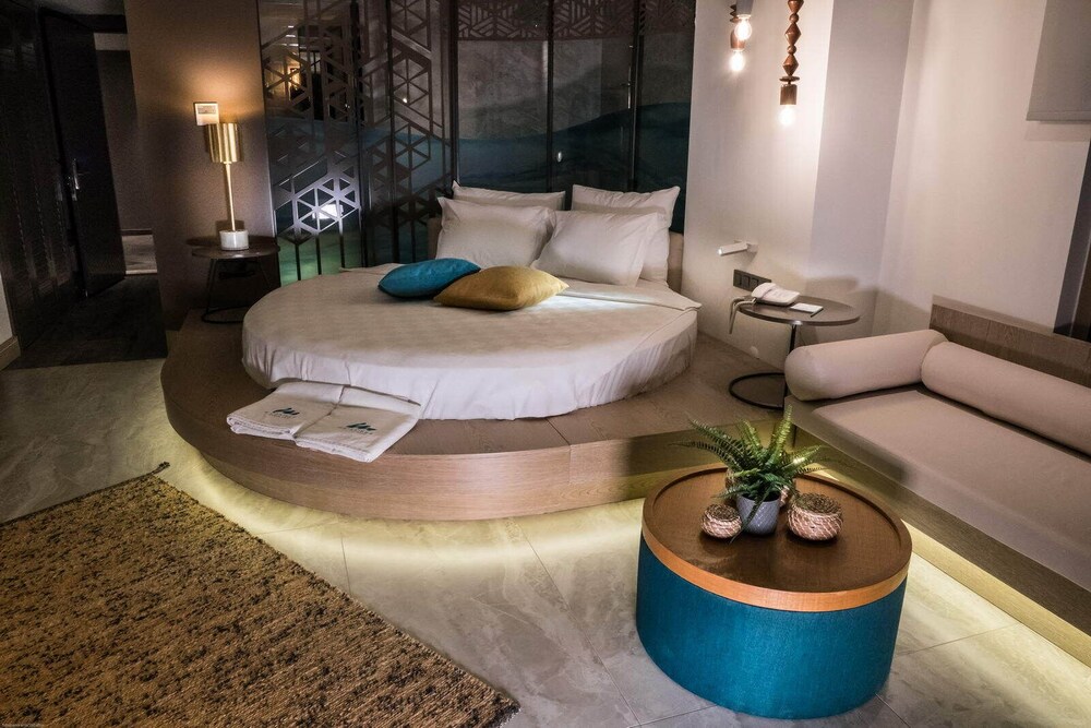 Melanippe Relaxing Hotel
