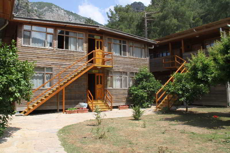 Türkmen Tree Houses
